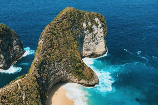 The cliffs at Broken Beach in Nusa Penida