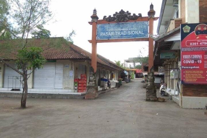 Entry to Pasar Tradisional Sayan Market, Bali