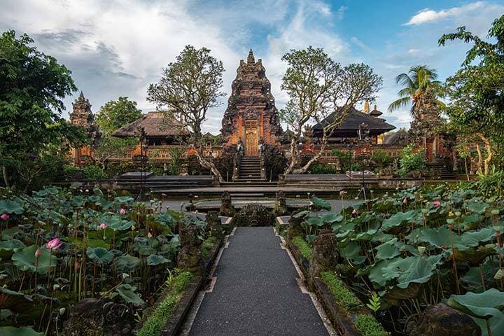 Saraswati Temple (Pura Taman Kemuda Saraswati), Bali