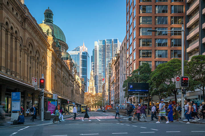 Cultural walking tour, Sydney
