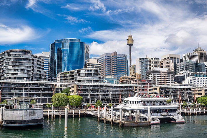 The surrounding scenery of Darling Harbour in Australia and the cruise ship at anchor