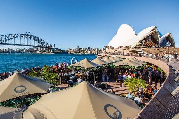 Opera bar