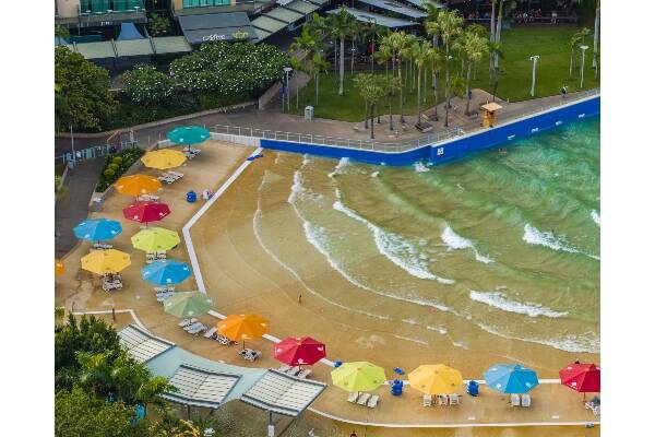 wave-pool-at-darwin-waterfront