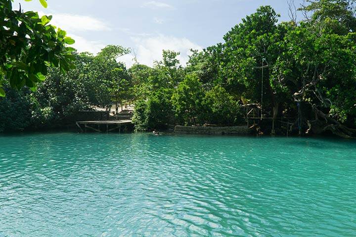 Incredibly turquoise Blue lagoon in Efate, Vanuatu