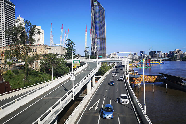 Riverside Expressway is part of the Pacific Motorway that runs through Brisbane. It is made up of various bridges and overpasses. 