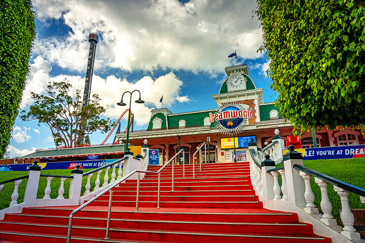 Dreamworld theme park entrance 