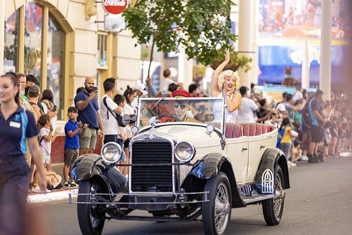 Streets Star Parade at Warner Bros. Movie World
